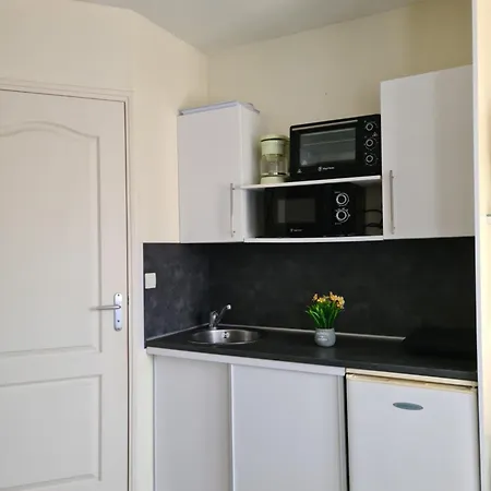 Lägenhet Le Vallon A 5 Min Du Puy Dufou Chambretaud