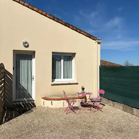 Le Vallon à 5 Min Du Puy Dufou Appartement Chambretaud